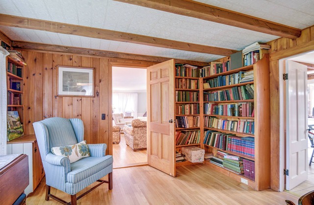 Cozy Vacation Rental Home Near Lake Winnipesaukee!
