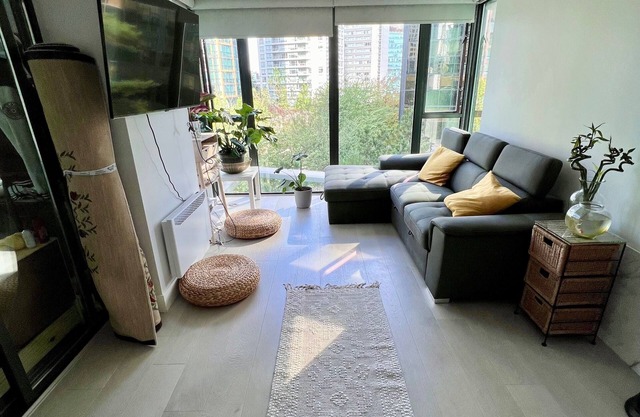 Cozy Vancouver downtown west COAL HARBOUR ..