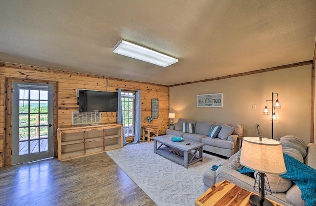 Cozy Vian Cabin 1 Mi to Tenkiller State Park
