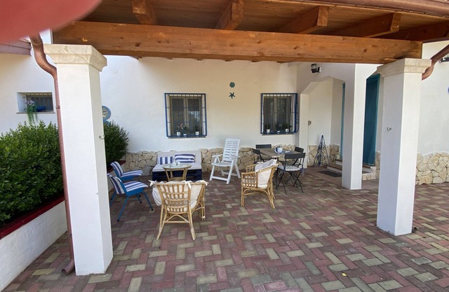 ACOGEDORA VILLA EN EL CAMPO A POCOS KM DEL MAR HERMOSO DE CARDEDU. APP. B.