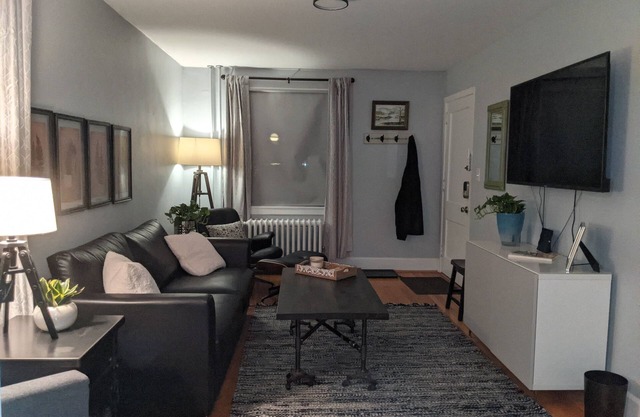 Cozy Village apartment close to all city ammenities!