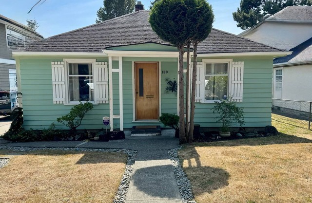 Cozy Vintage Cottage