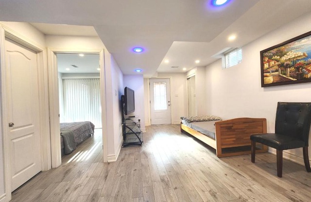 Cozy Walkout Suite