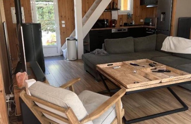 Cozy-warm chalet by the sea with a great location. Switch off, feel good.