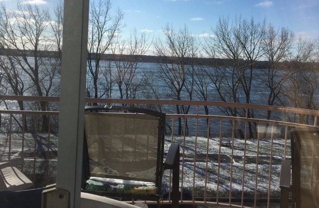 Cozy water front Montreal