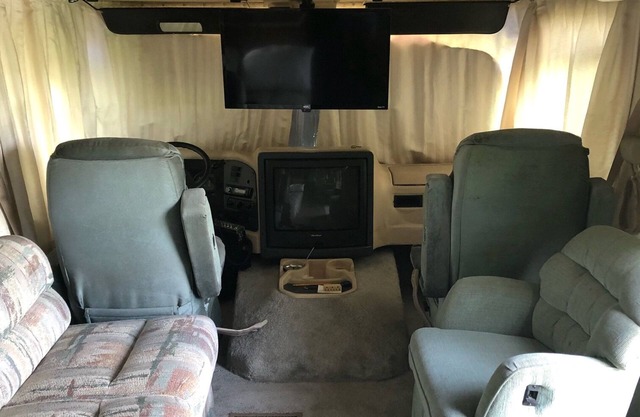 Cozy waterfront RV at Sleepy Hollow Fish Camp