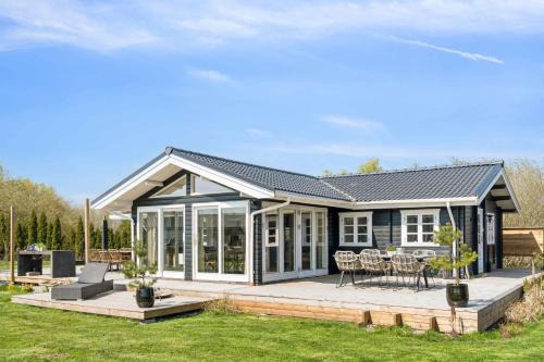 Cozy Wooden Cottage With A Great Terrace