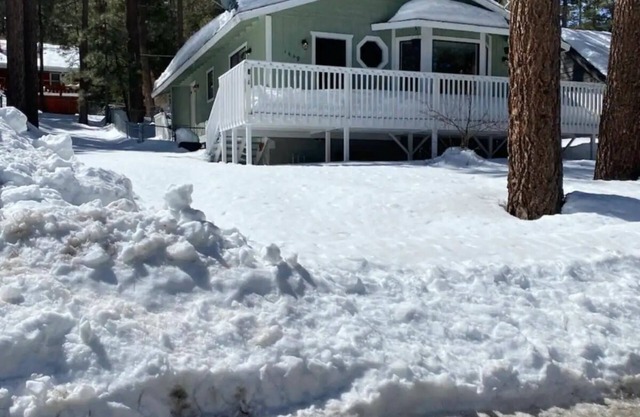 Cozy Wrightwood Home Away From Home-Walk to Town Near Mtn High Ski Resort