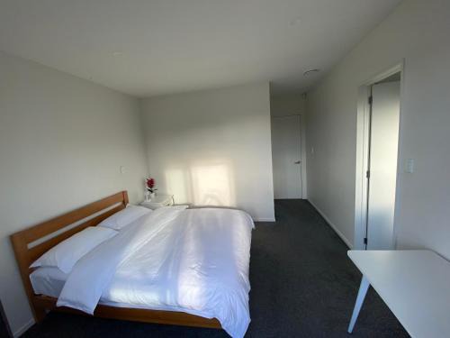 CozyNest4-private entrance and bath