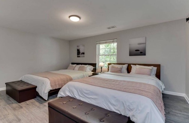 CozySuites 3BR/3BA Charming Colonial Home