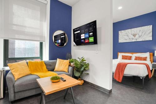 CozySuites Chic1BR in Downtown Pitts #11