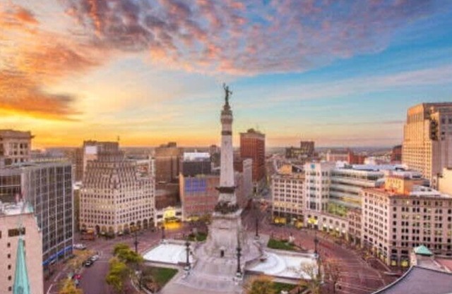 Cozysuites l Modern 1BR Monument Circle Indy