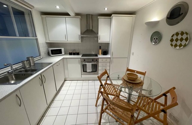 Cozzy 1-bed Apartment in Liverpool St & Shoreditch