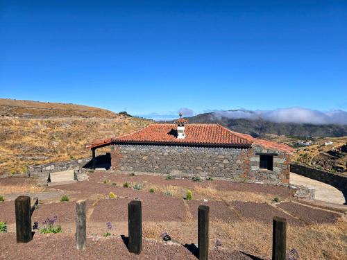 CR La Montañeta "by henrypole home"