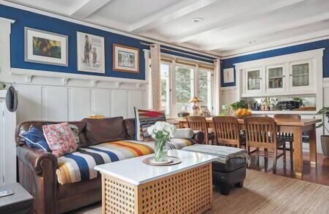 Craftsman Bungalow in Historic District 30+ Days