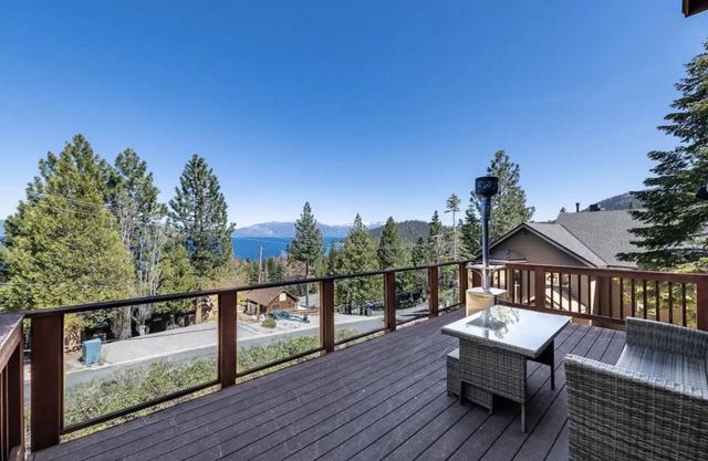 Craftsman's Lakeview paradise in Lake Tahoe -- 4 Bedrooms Luxury Home