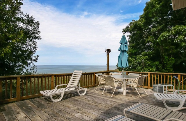 Crafty Cottage | 5 Bed, 3.5 Bath