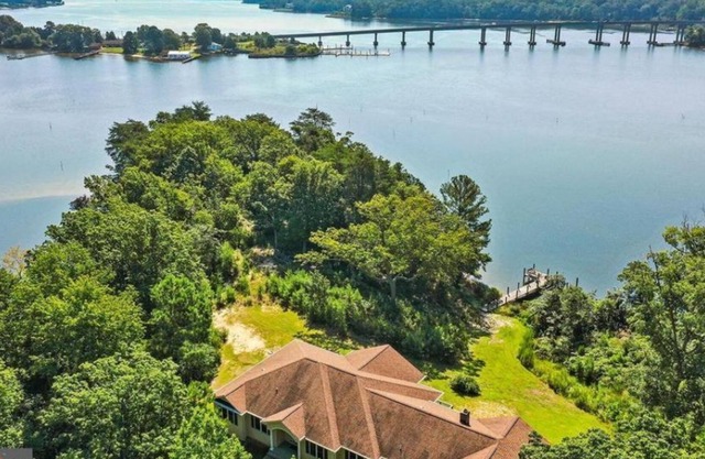 Crane Creek Lodge