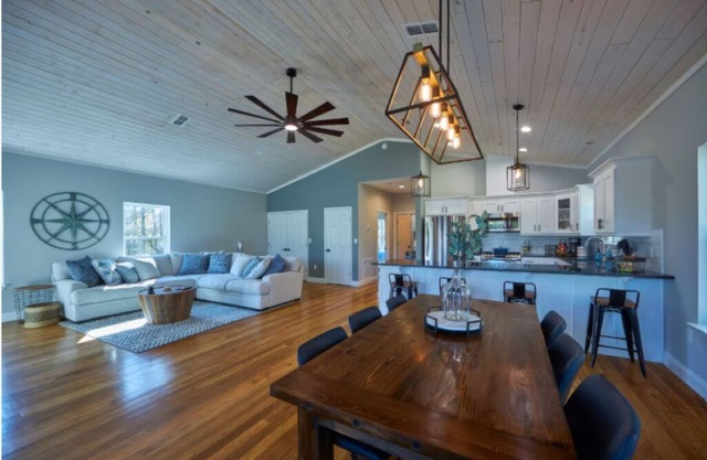 Crane's Landing: Riverfront Property w/ Private Dock