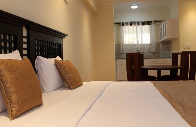 Cranes Suites Hotel