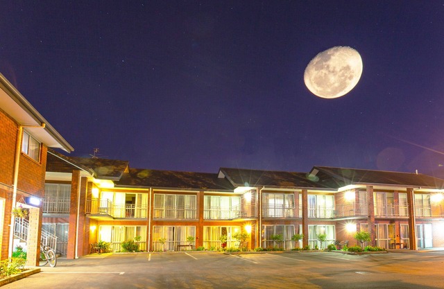 Cranford Oak Motel