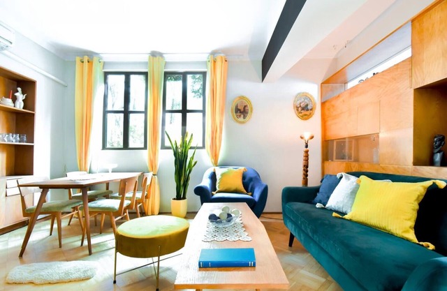 Creative 70s-Inspired Stay | Center + Parking