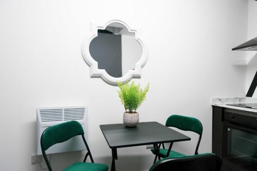 Credit Corner Studio
