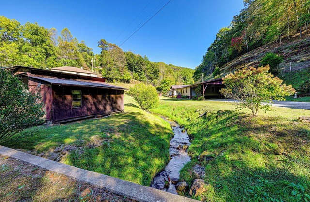 Creek Access & Spacious Yard: Quiet Sylva Home!