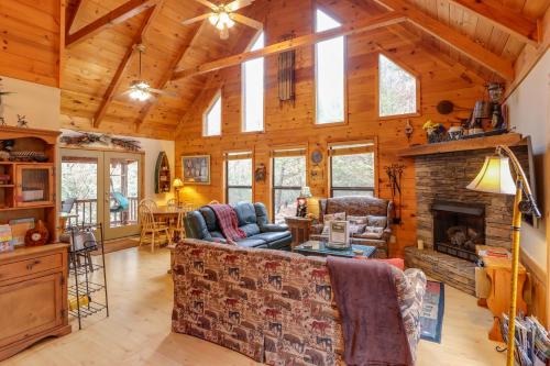 Creek Bend Escape with Hot Tub and River Views!