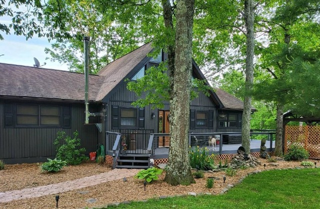 Creek Front Trails End Cabin