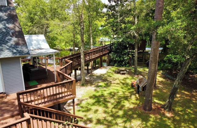 Creek House Hideaway W/ NEW HOT TUB