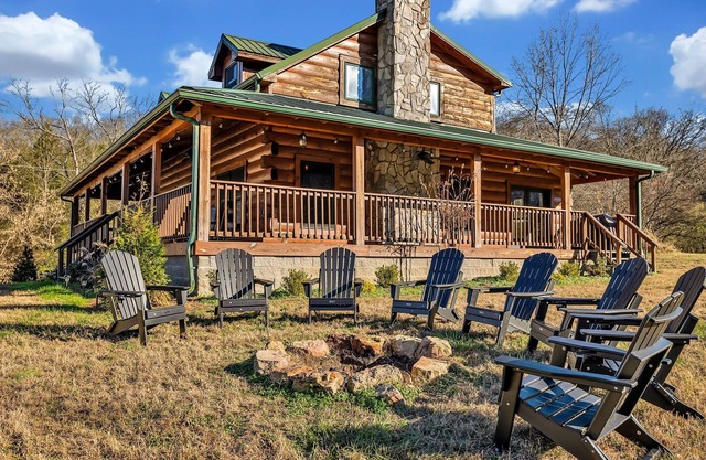 15 min to downtown Nashville, Luxury Cabin Retreat, Great Summer Rates