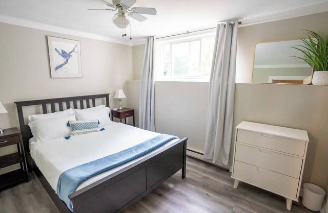 Creekside 2BR Bsmnt Suite w/ 3 Queen Beds, close to hiking trails