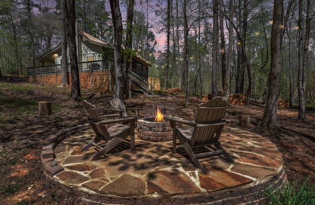 Creekside Cabin in Blue Ridge - Hot Tub, Fire Pit, Fiber WiFi, 180' Creek Front