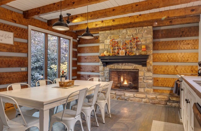 Creekside cabin w/ hot tub, fireplace & trail