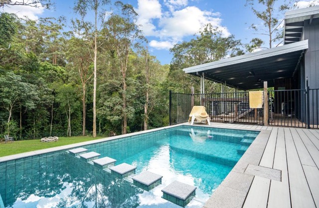 Creekside Cottage, pet friendly w pool