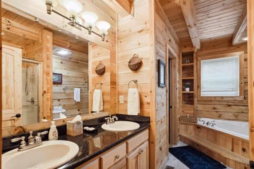 Creekside Hideaway