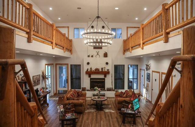 Creekside Lodge and Cabins