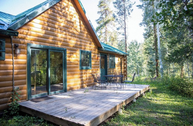 Creekside Log Cabin with Soaring Great Room at Dreamy Art & Nature Retreat