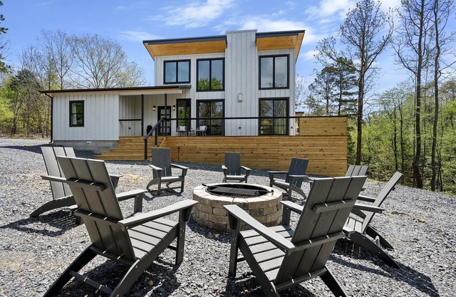 Creekside Luxury | Serene Summer Evenings