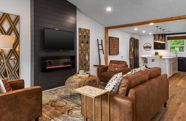 Creekside Place - Pet Friendly, amenities galore & perfect central location