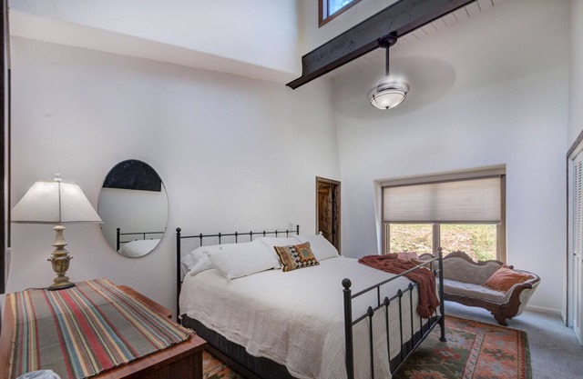 Creekside RondeView - Townhome with amazing views!