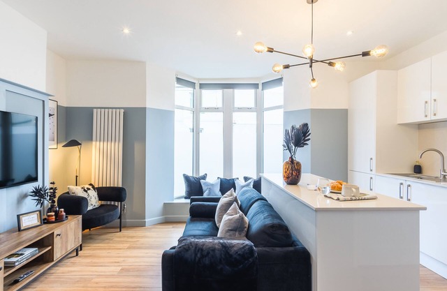 Crescent Apartments-Newport City Centre