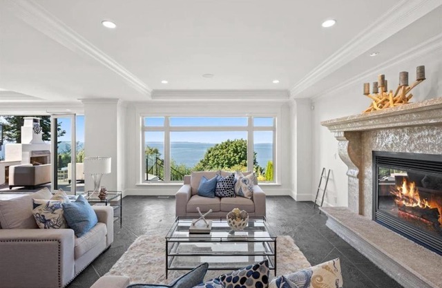 Crescent beach deluxe house- 5 bedrooms