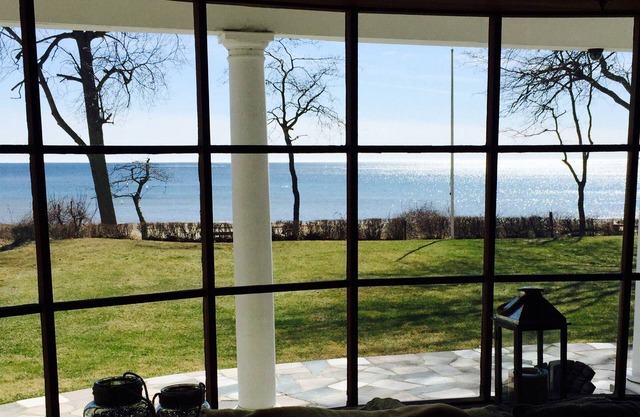 Crescent Beach Cottage (Ontario / Buffalo) Lake Front