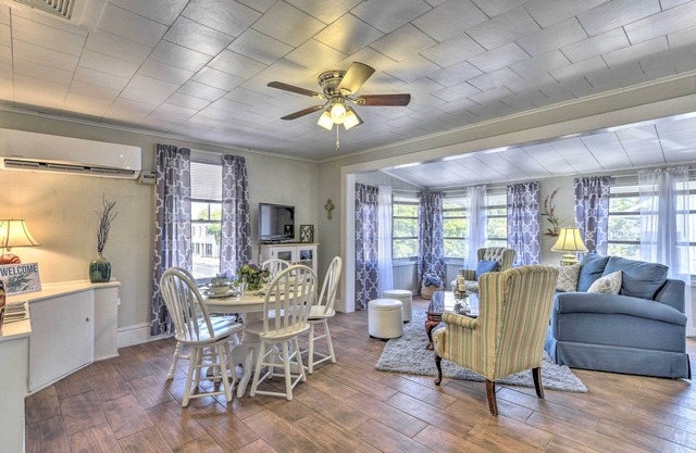 Crescent City Apartment w/ Easy Lake Access!