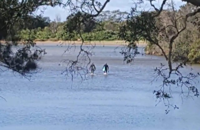 Crescent Head 4 bedroom waterfront beach cottage