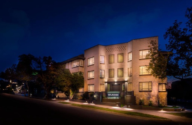 Crest On Barkly Serviced Apartments
