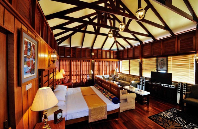Crest Villa Mansion