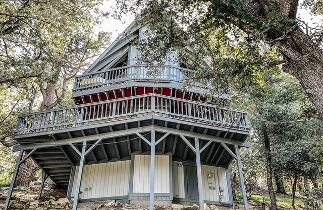 Crestline Luxury All-Suite Retreat with Lakeview